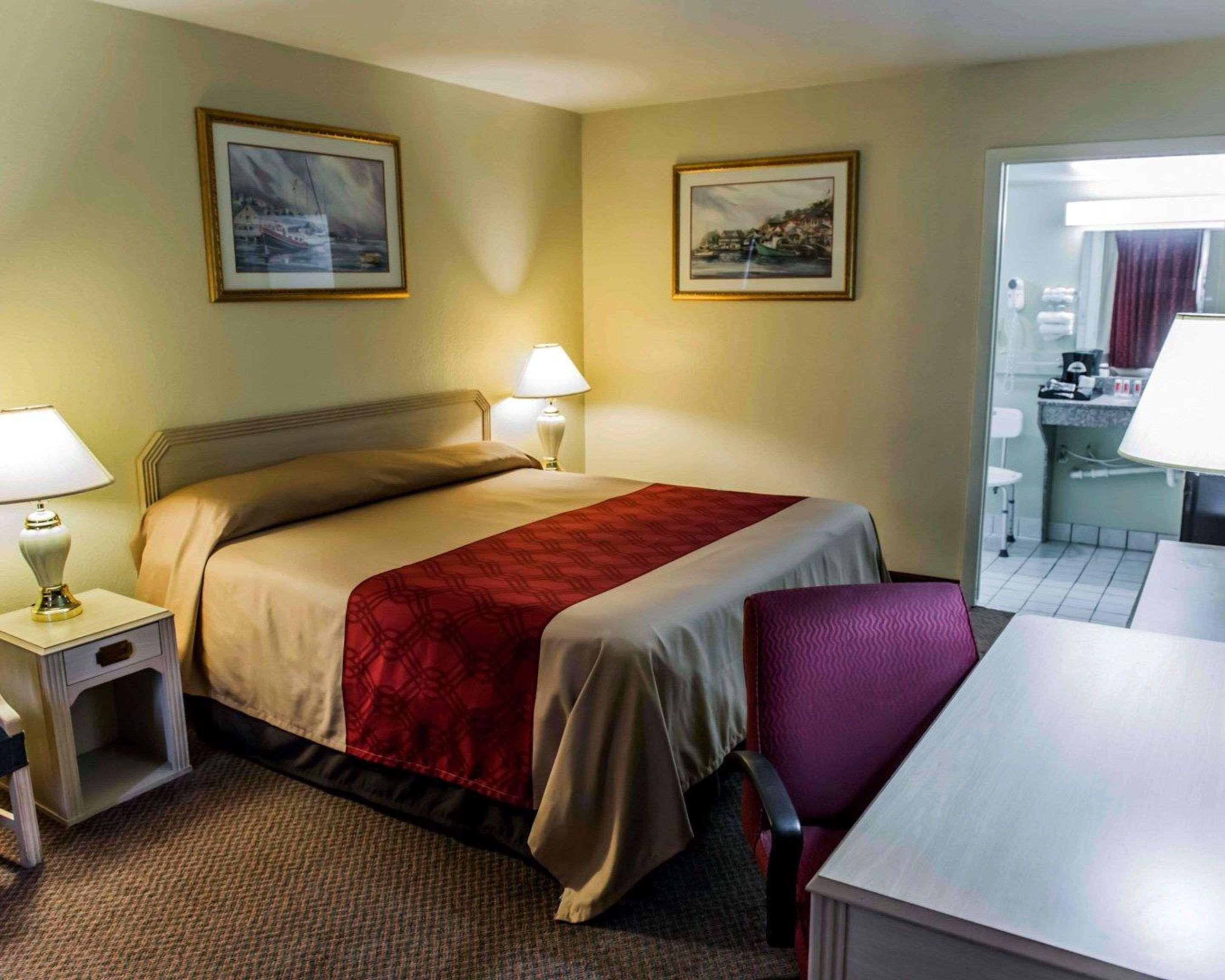 Econo Lodge Perry Eksteriør bilde