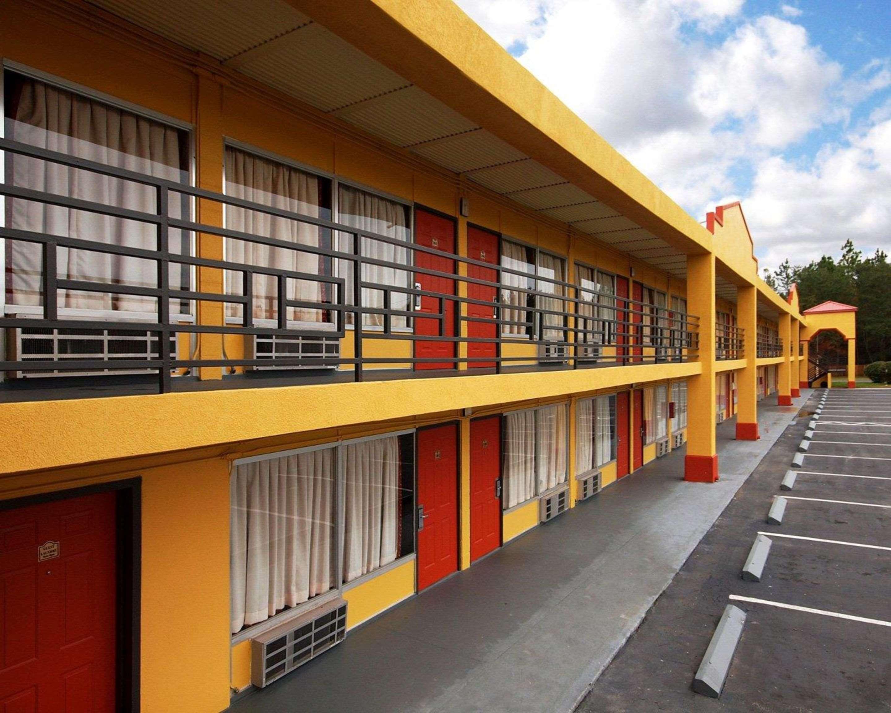 Econo Lodge Perry Eksteriør bilde